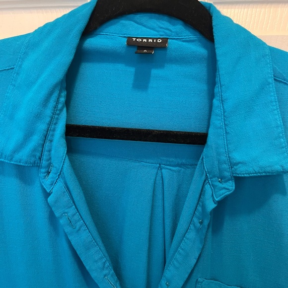 Torrid blue button down relaxed fit. - Picture 2 of 2